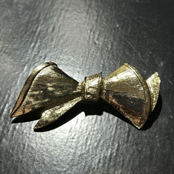 Vintage Signed Gerry's 2" Gold Tone Bow Pin Brooch - Picture 1 of 5